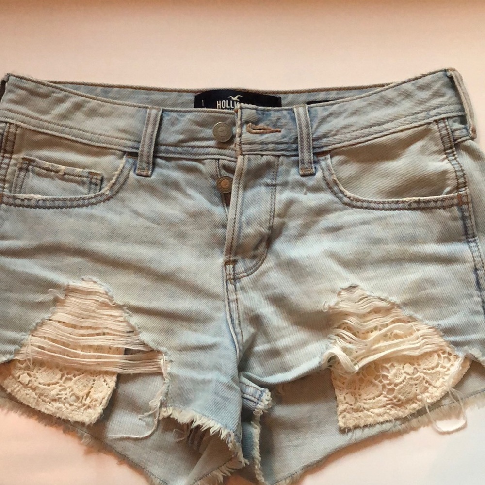 Women’s Light Wash Jean Shorts